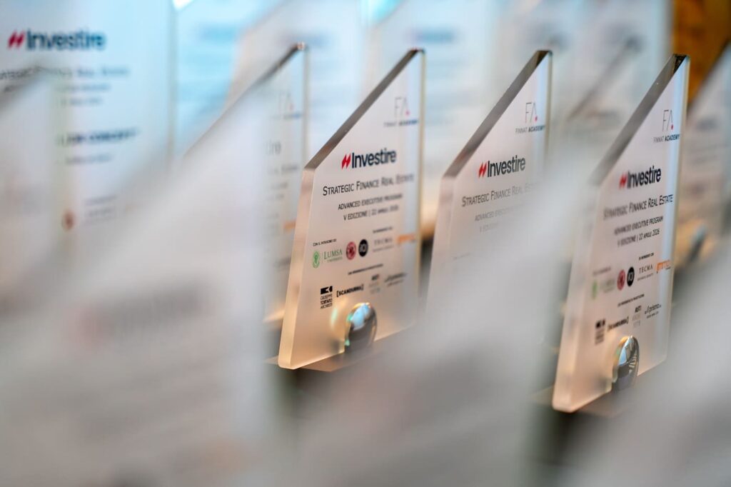 strategic-finance-real-estate-awards-2026-targhe-premio-03 ivi-design-&-comunicazione-strategic finance real estate awards 2026 targhe premio 03